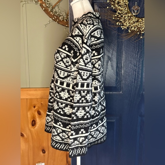 J. Jill Ultra Soft & Cozy Black/Cream Jacquard Pullover Sweater Sz Medium - Picture 4 of 12